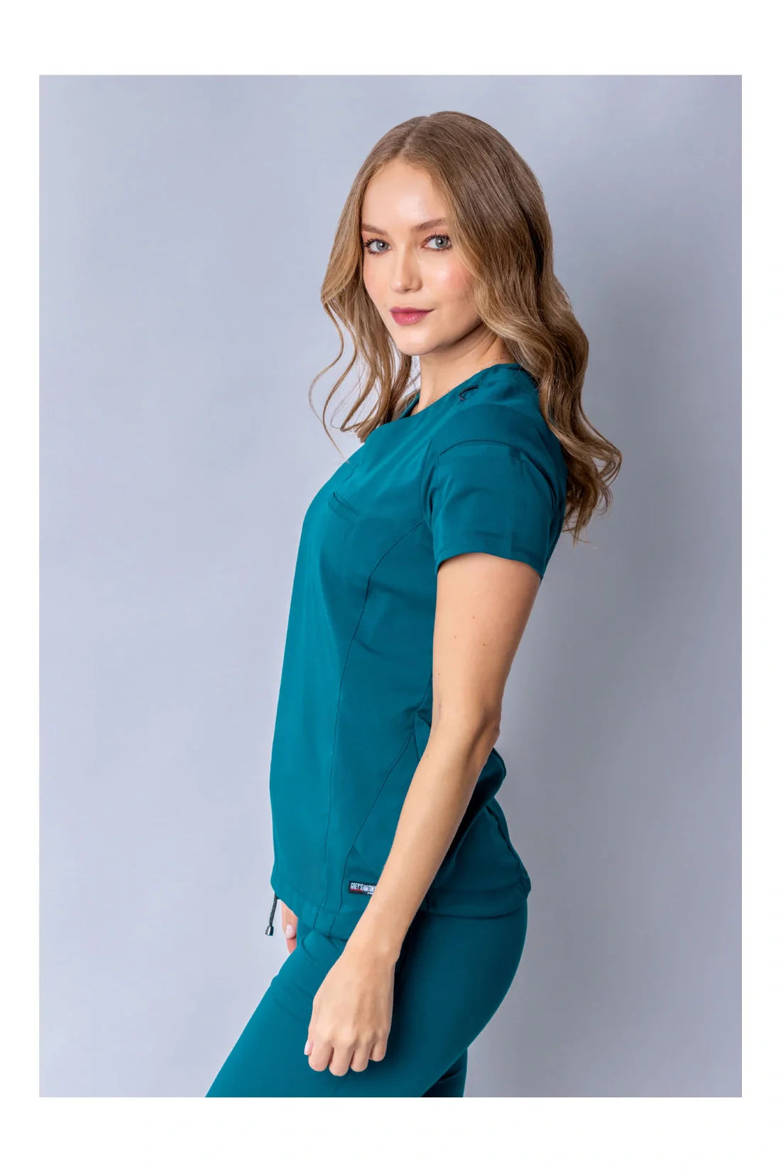 TOP MUJER GREYS ANATOMY SPANDEX STRETCH GRST136.328
