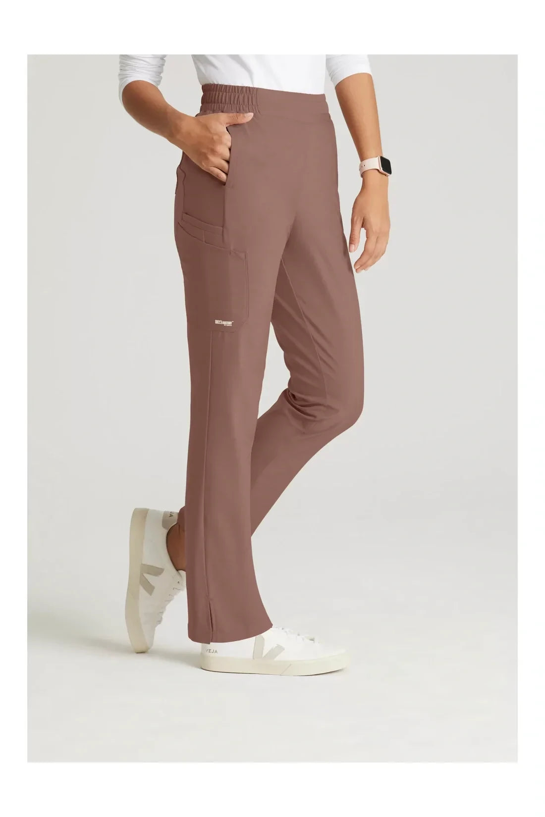 PANTALON MUJER GREYS ANATOMY EVOLVE GSSP627 - CAFÉ