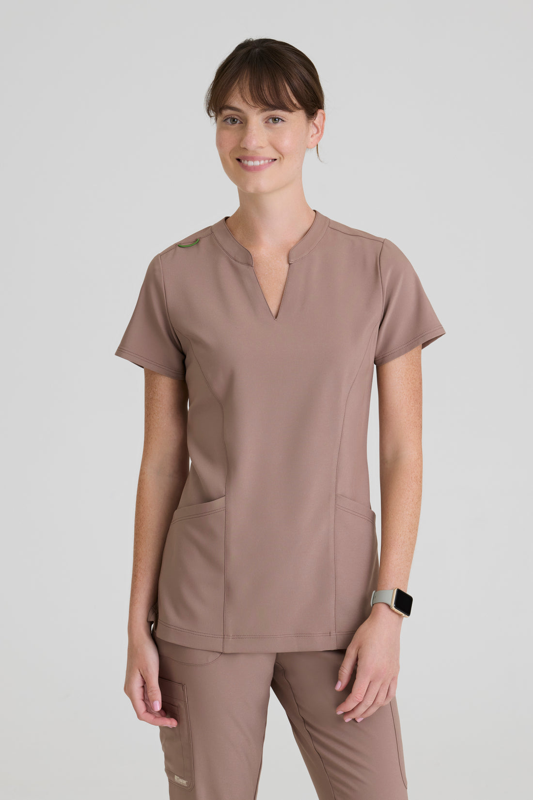 TOP MUJER GREYS ANATOMY EVOLVE GSST298 - CAFÉ