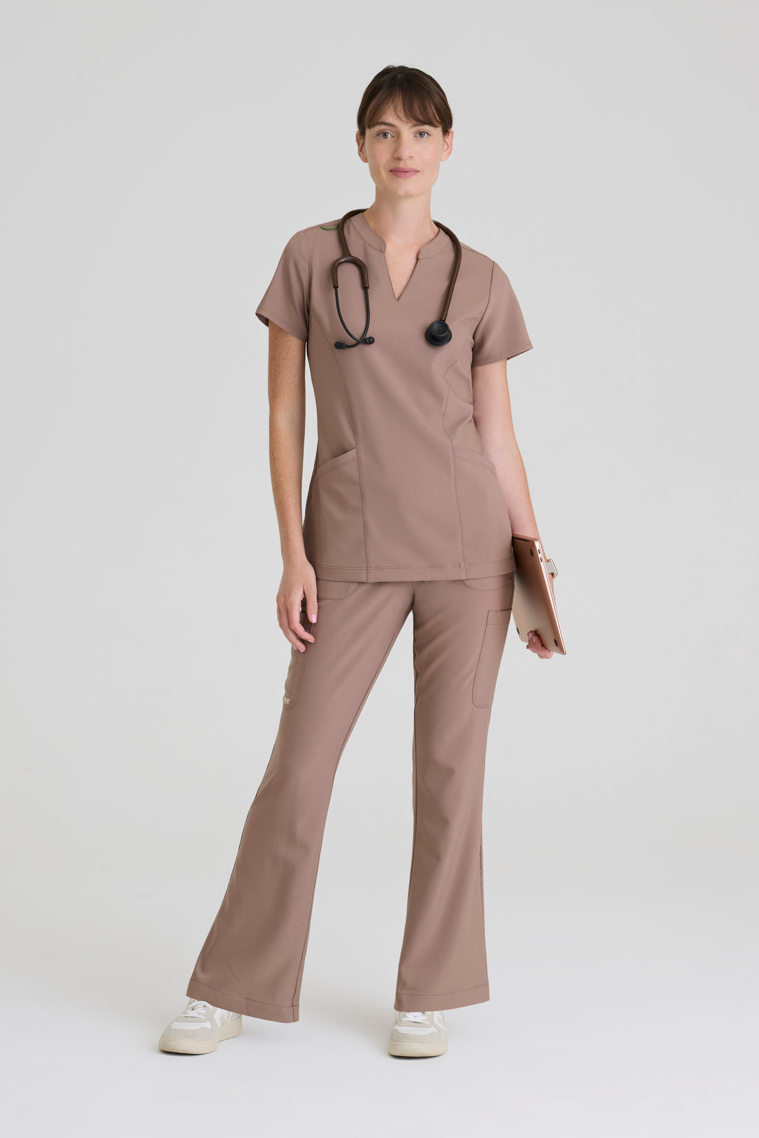 TOP MUJER GREYS ANATOMY EVOLVE GSST298 - CAFÉ
